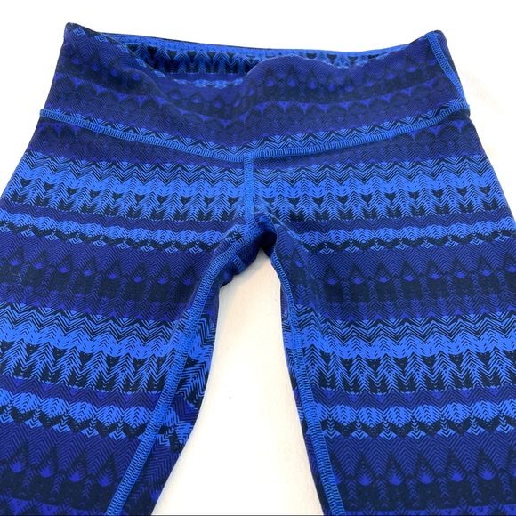 Alo Yoga Airbrush Blue Capri Leggings Size S - Picture 4 of 8